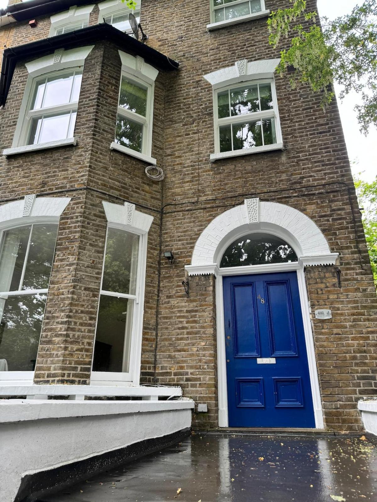 Exceptionally Large Newly-refurbished 1-bed Flat In Hither Apartment *