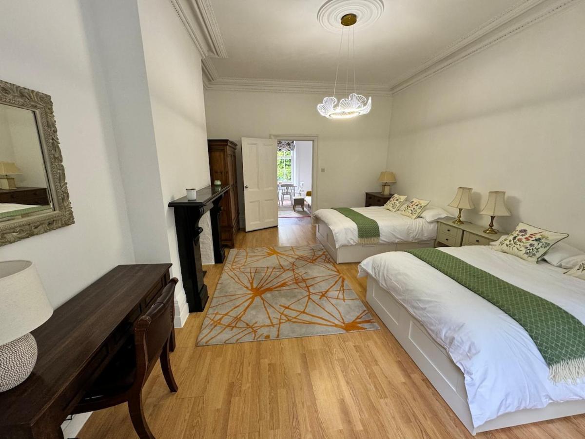 Exceptionally Large Newly-refurbished 1-bed Flat In Hither * London