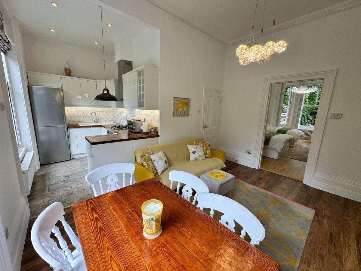 Apartment Exceptionally Large Newly-refurbished 1-bed Flat In Hither *
