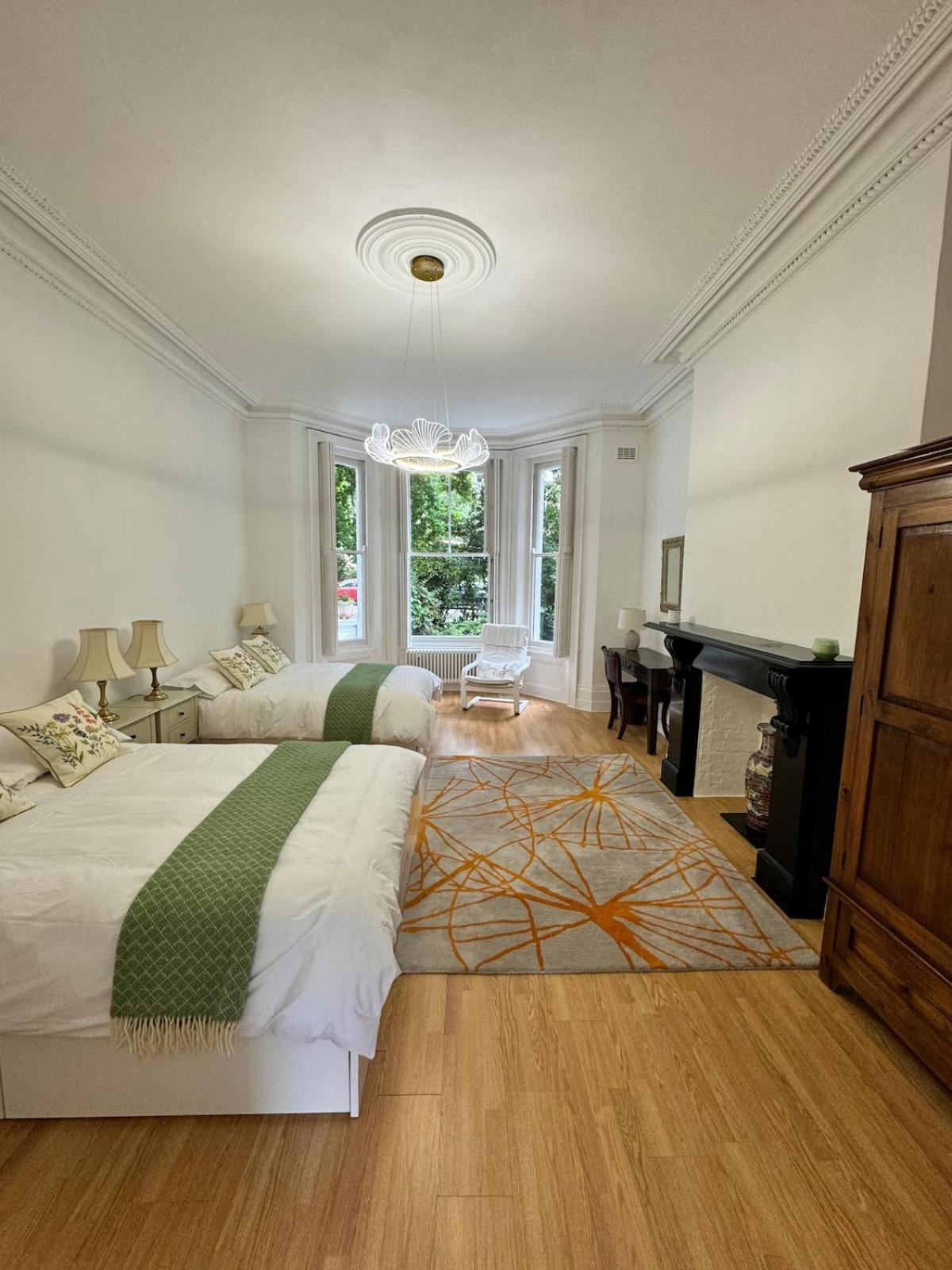 Exceptionally Large Newly-refurbished 1-bed Flat In Hither Apartment London