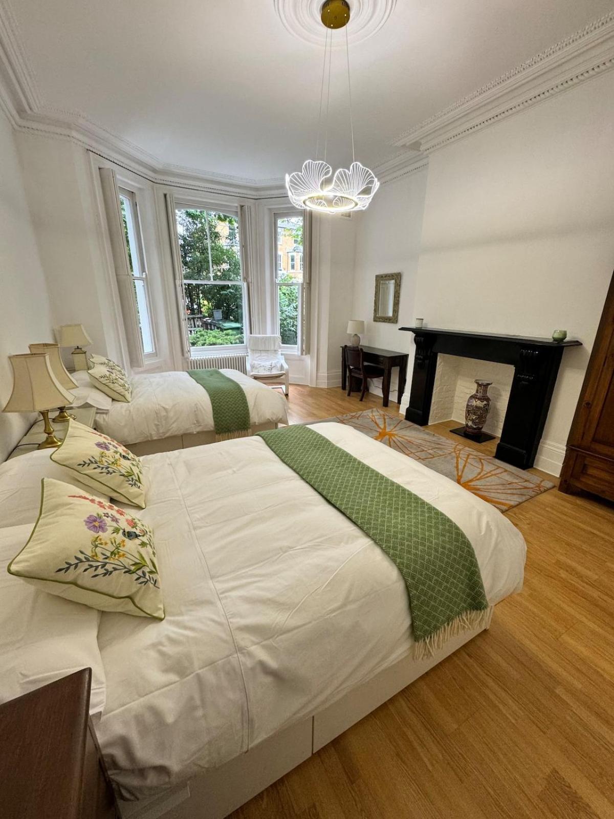 Exceptionally Large Newly-refurbished 1-bed Flat In Hither * London