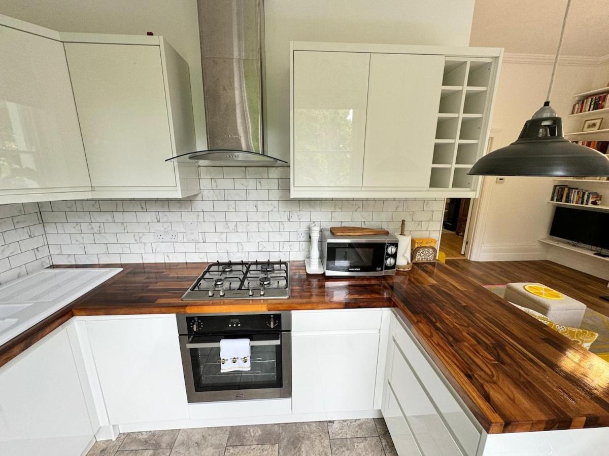 Exceptionally Large Newly-refurbished 1-bed Flat In Hither London
