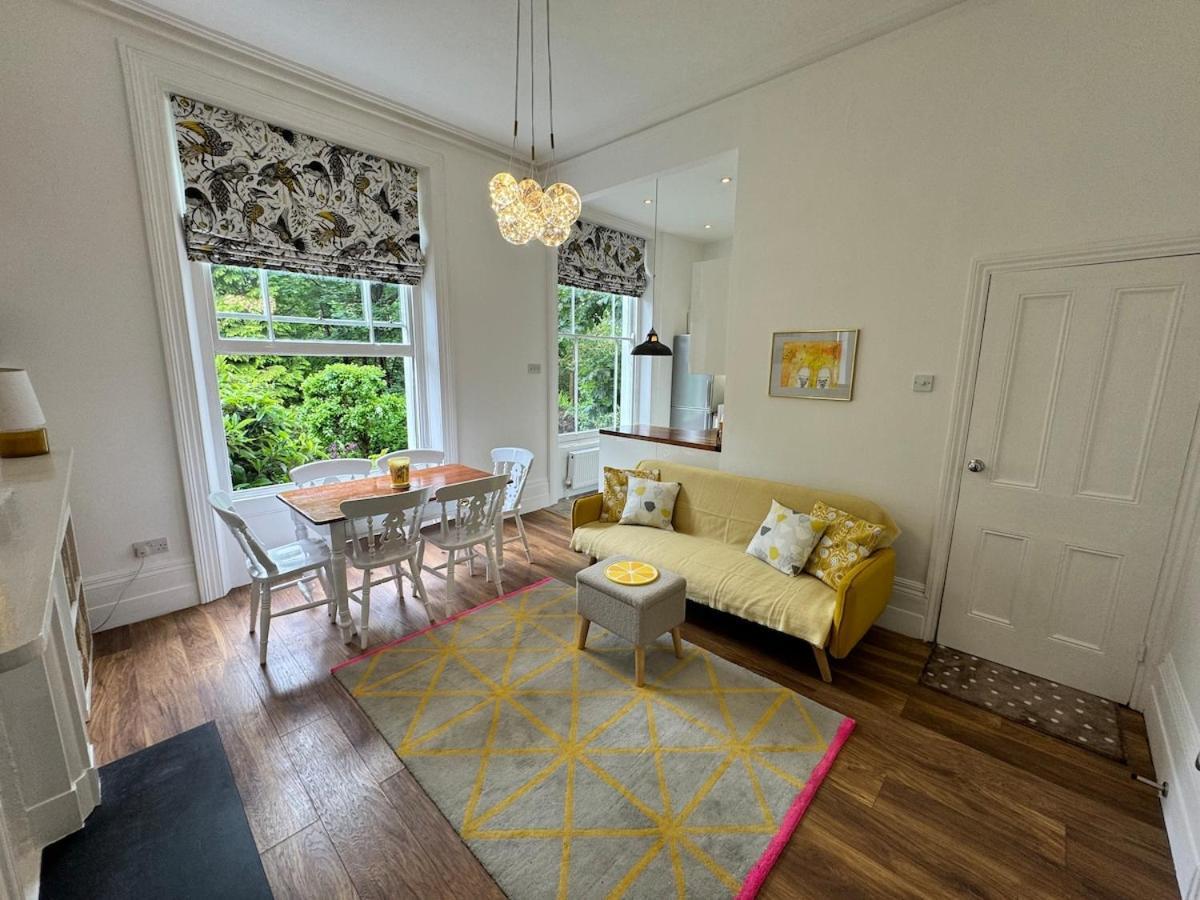 Exceptionally Large Newly-refurbished 1-bed Flat In Hither * London