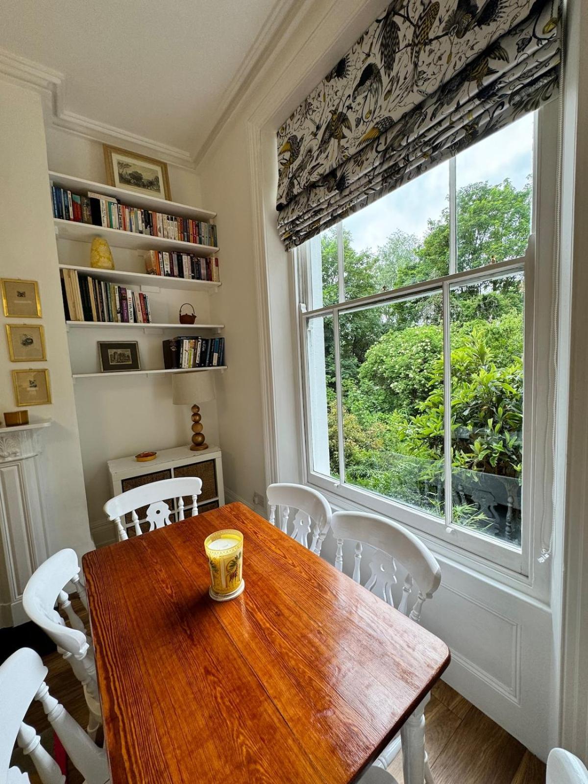 Exceptionally Large Newly-refurbished 1-bed Flat In Hither Apartment *