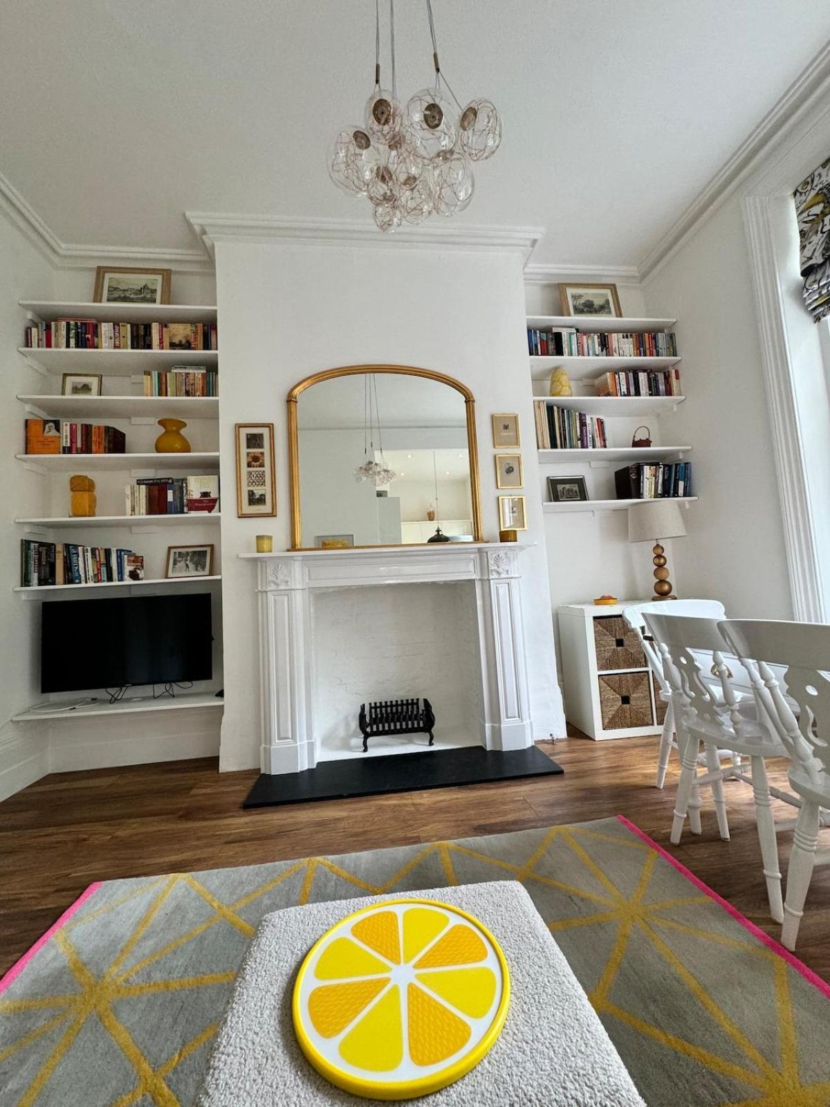 Apartment Exceptionally Large Newly-refurbished 1-bed Flat In Hither London
