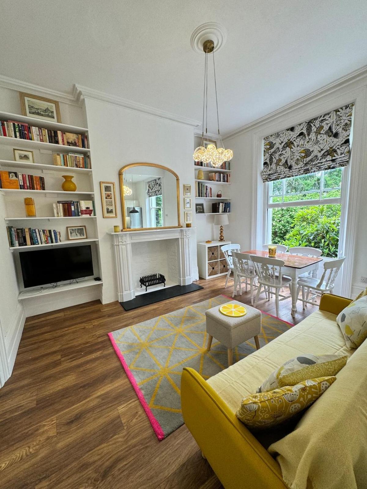 Exceptionally Large Newly-refurbished 1-bed Flat In Hither Apartment