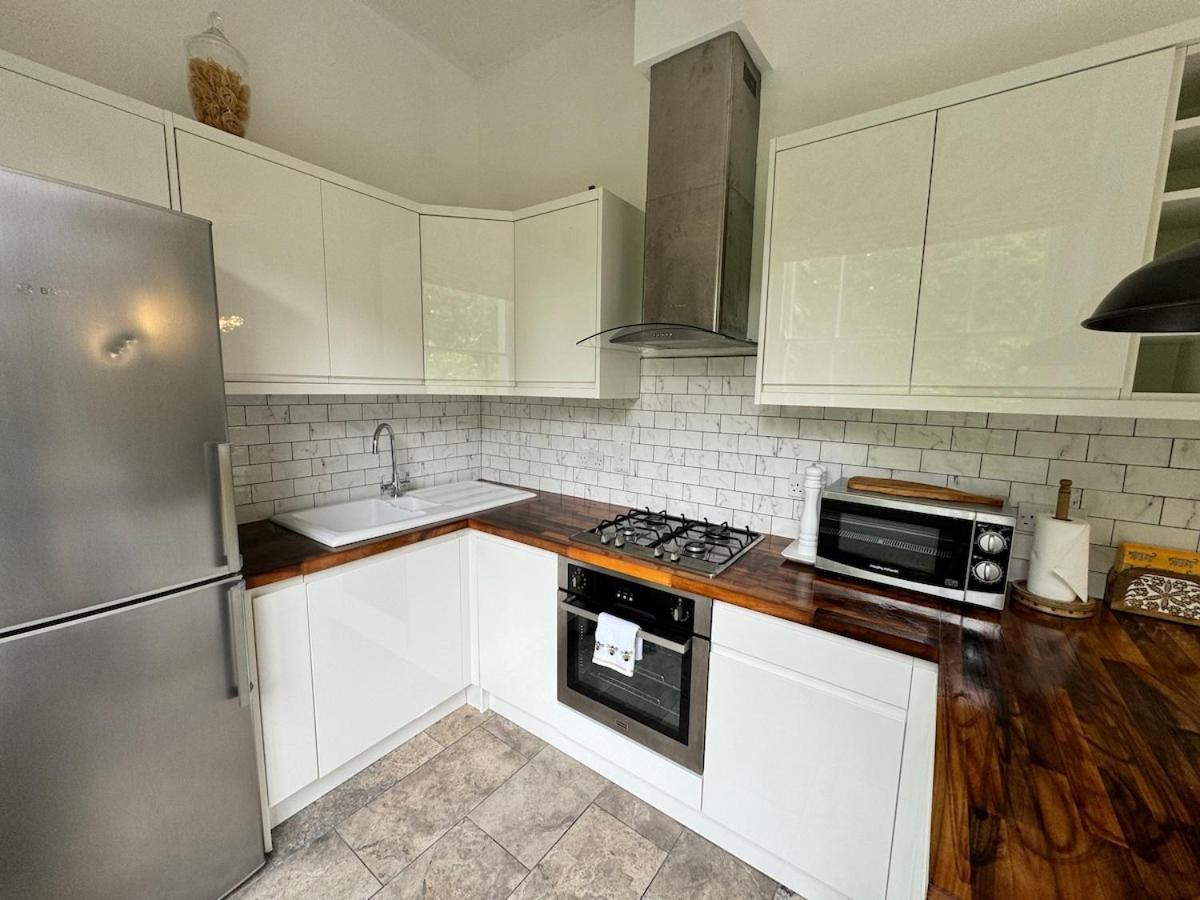 Apartment Exceptionally Large Newly-refurbished 1-bed Flat In Hither London