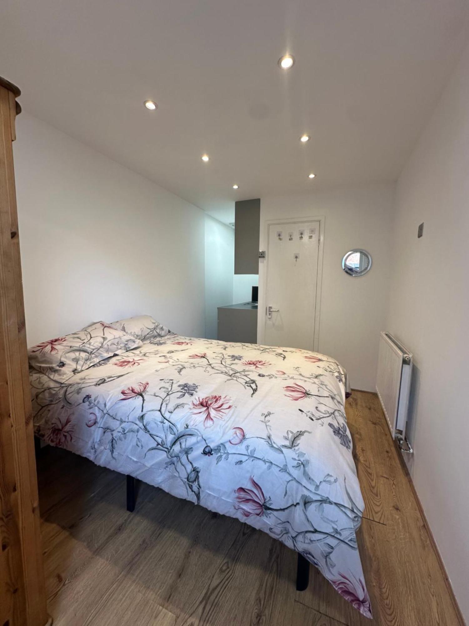 Ensuite Double Near Excel London