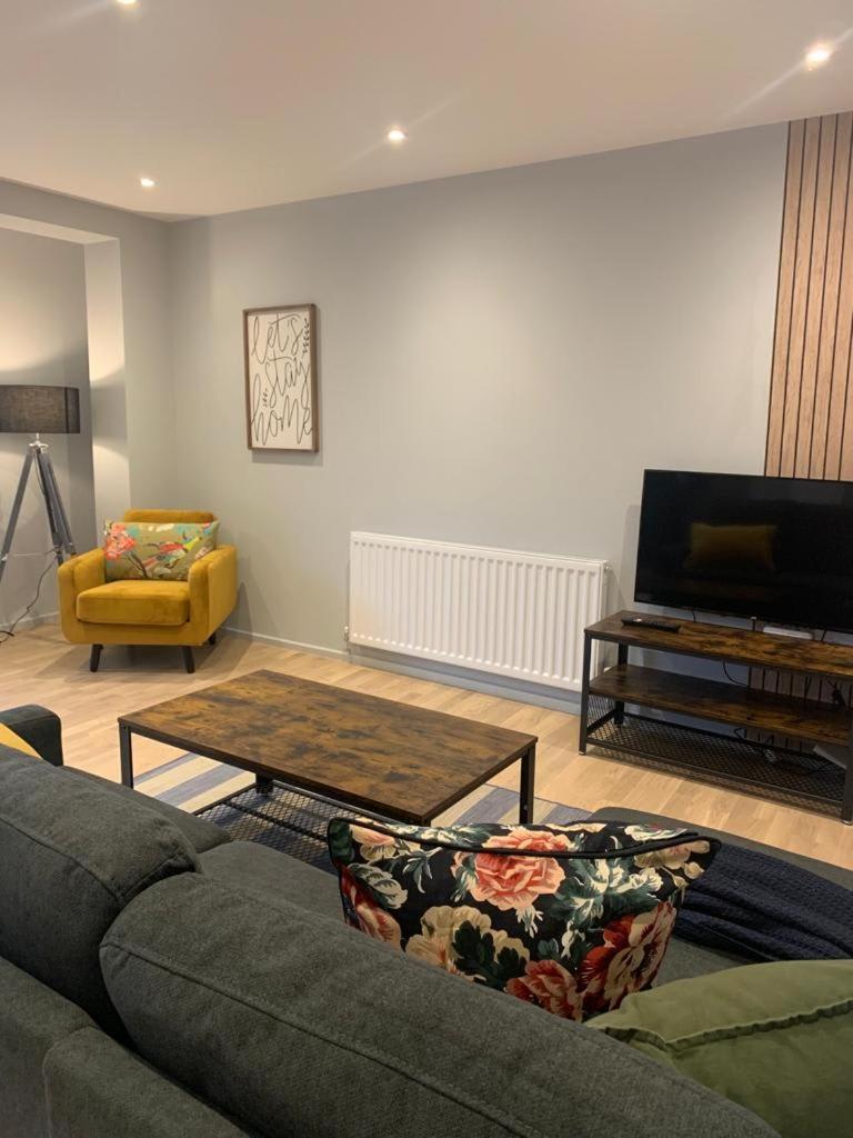 Victoria Park Two-bedroom By Novarooms Apartment London