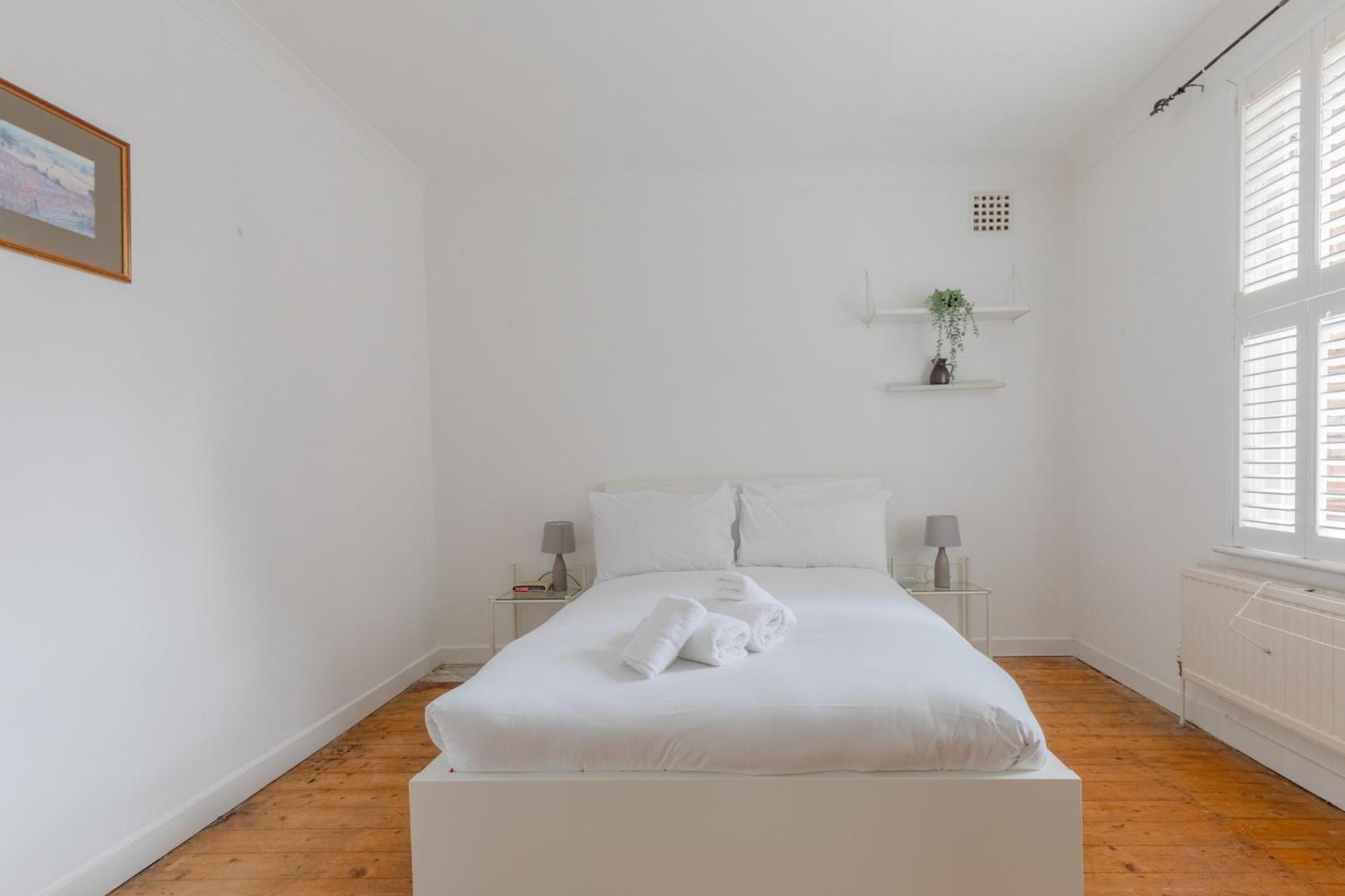 Spacious 3bd Flat W Garden Near Clapham Common London