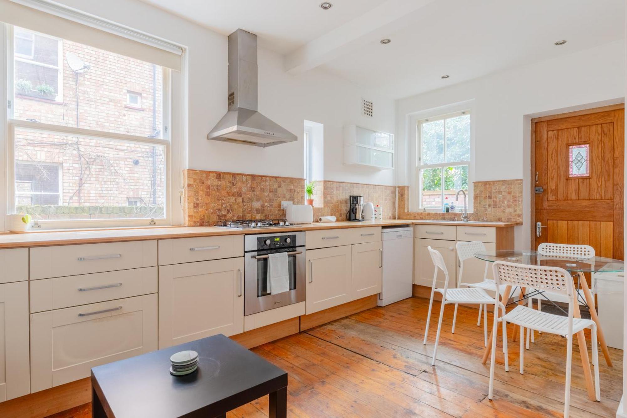 Spacious 3bd Flat W Garden Near Clapham Common * London