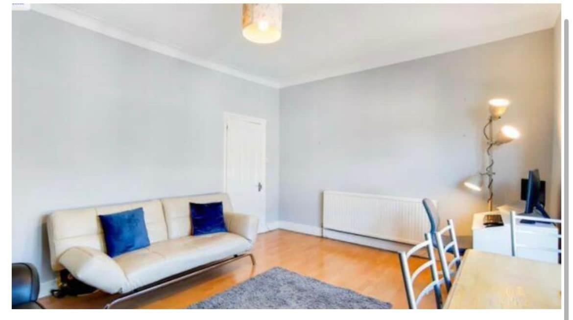 Apartamento First Floor 1 Bed With Lounge And Kitchen *