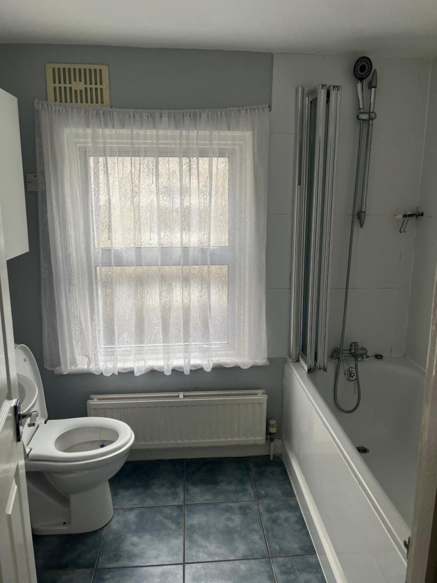 First Floor 1 Bed With Lounge And Kitchen Apartamento