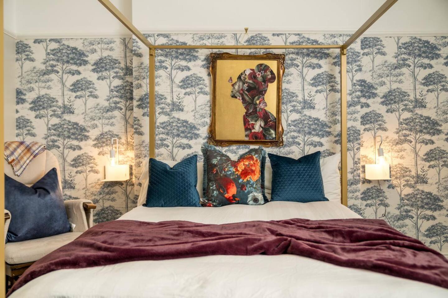 Niru Experience Chelsea Oasis With Courtyard Apartment