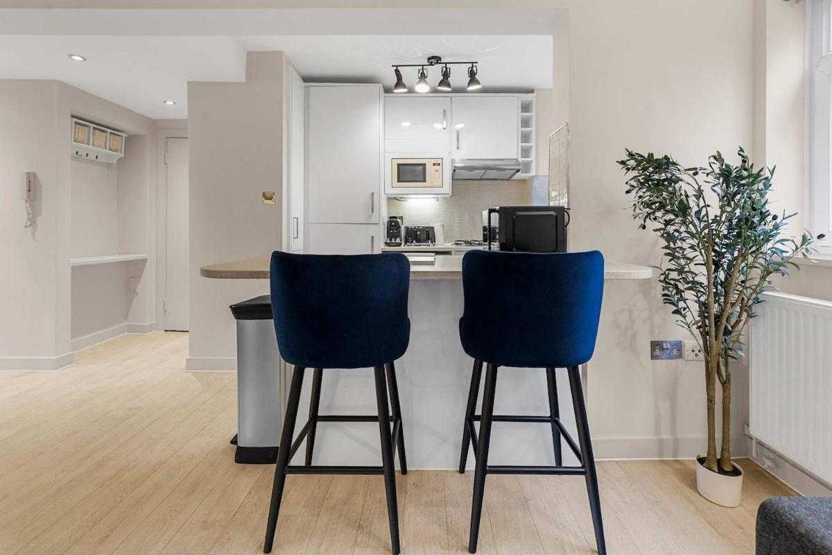 Modern Comfort In Prime Location London