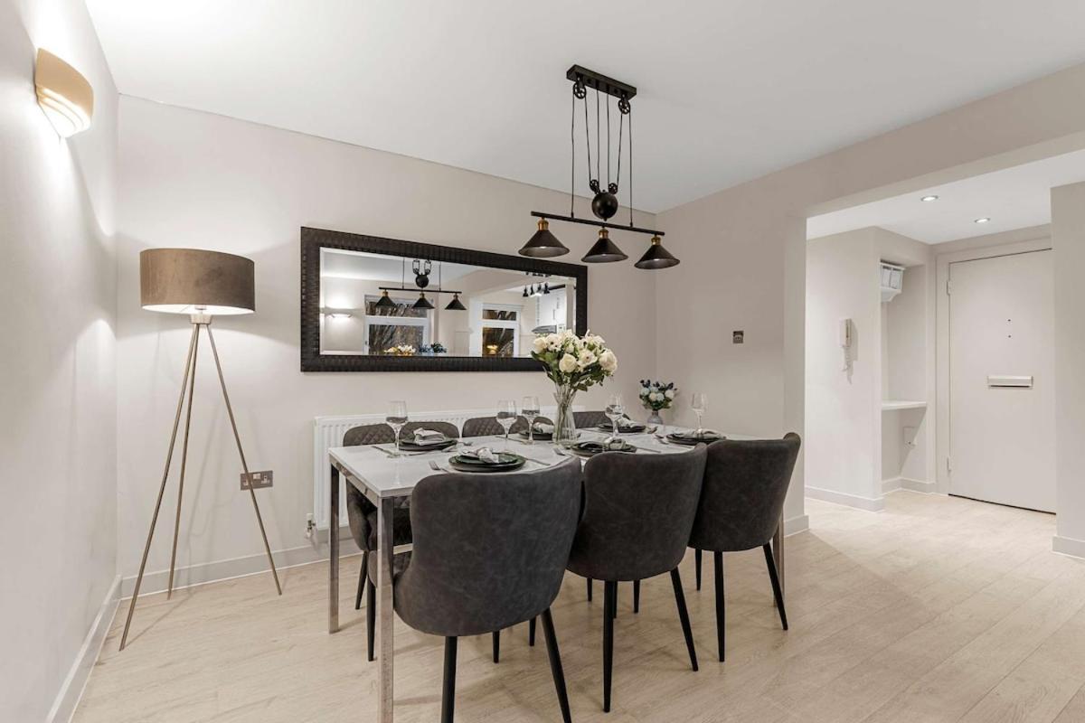Modern Comfort In Prime Location Apartment *