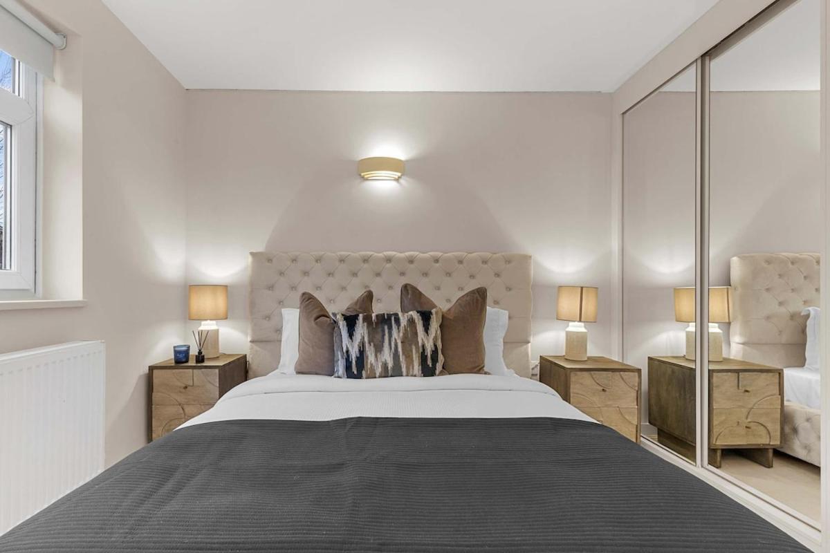 Modern Comfort In Prime Location Apartment London