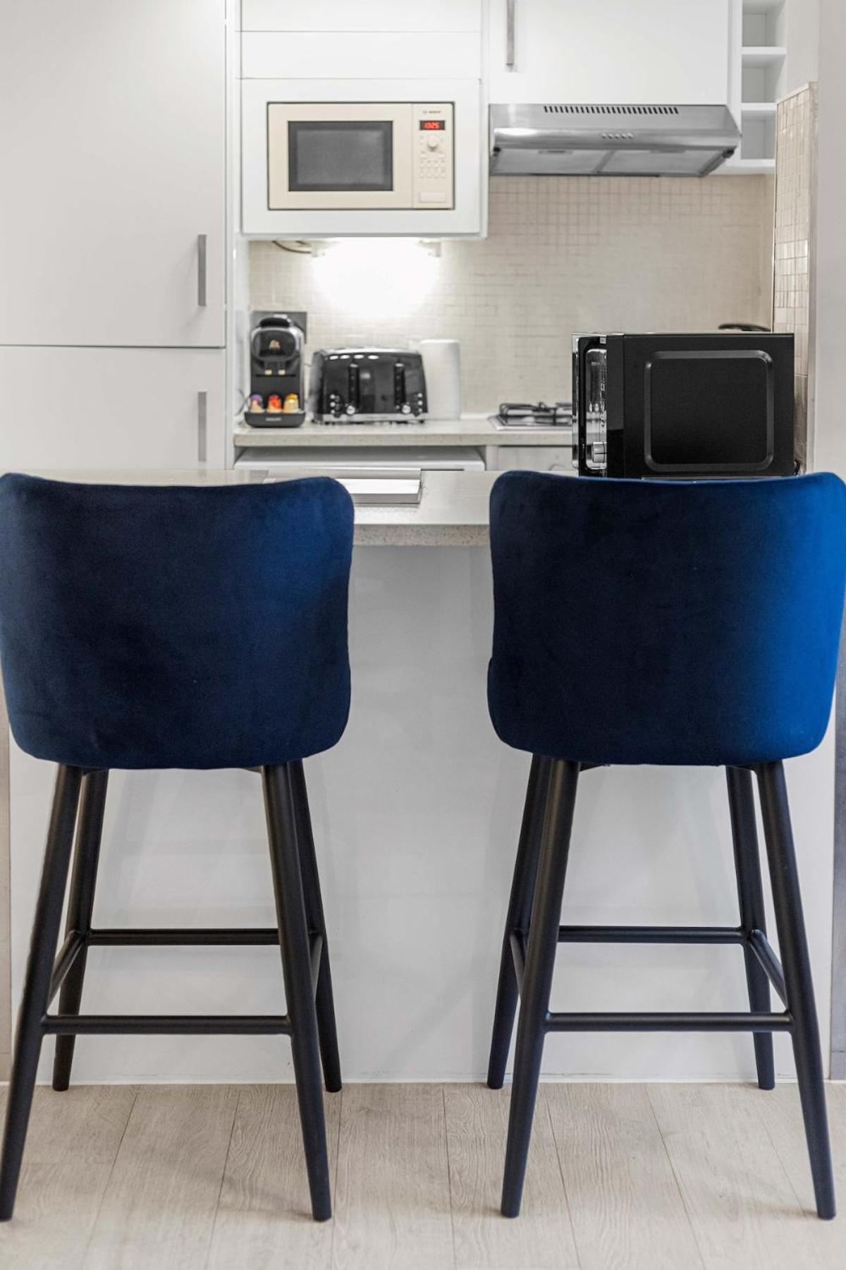 Apartment Modern Comfort In Prime Location