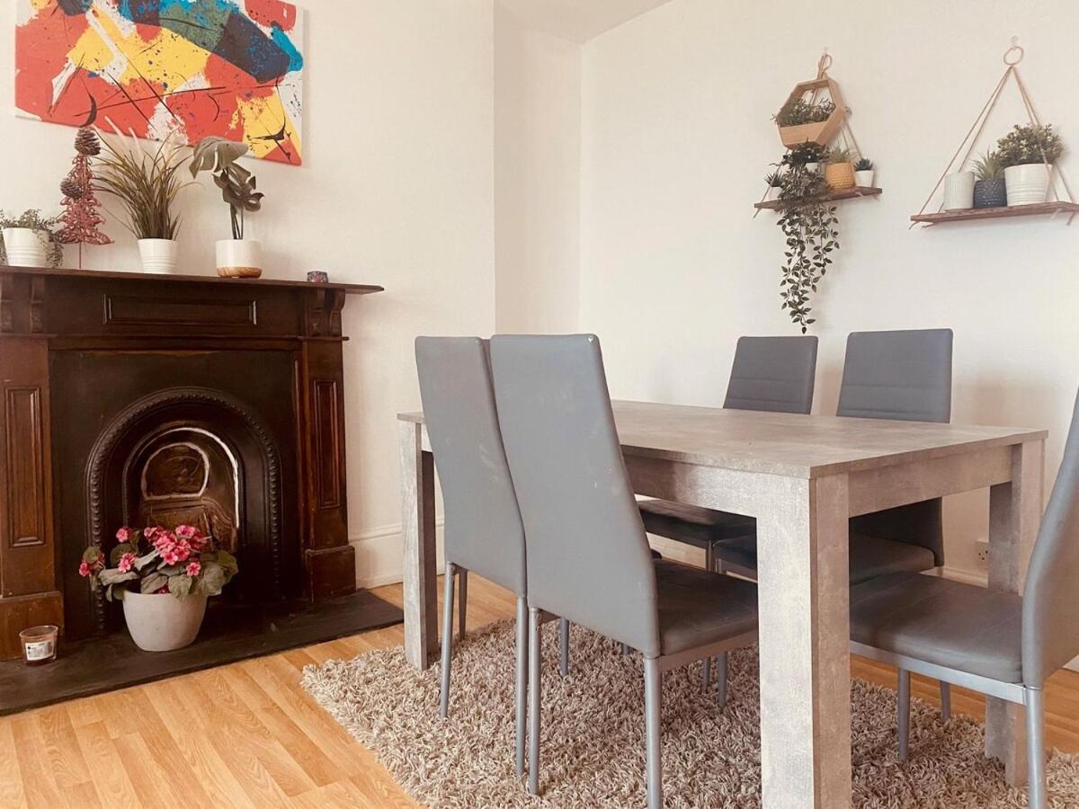 Iconic Location 3 Bed 2 Bath Flat Near Regents Park Apartment *