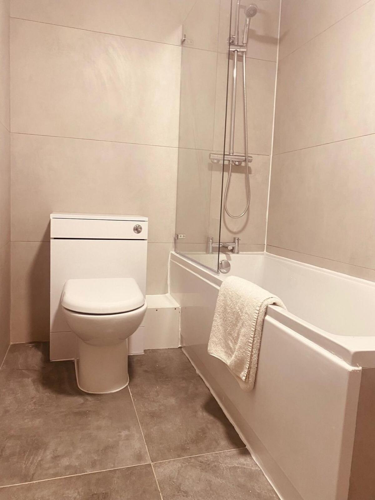 Iconic Location 3 Bed 2 Bath Flat Near Regents Park