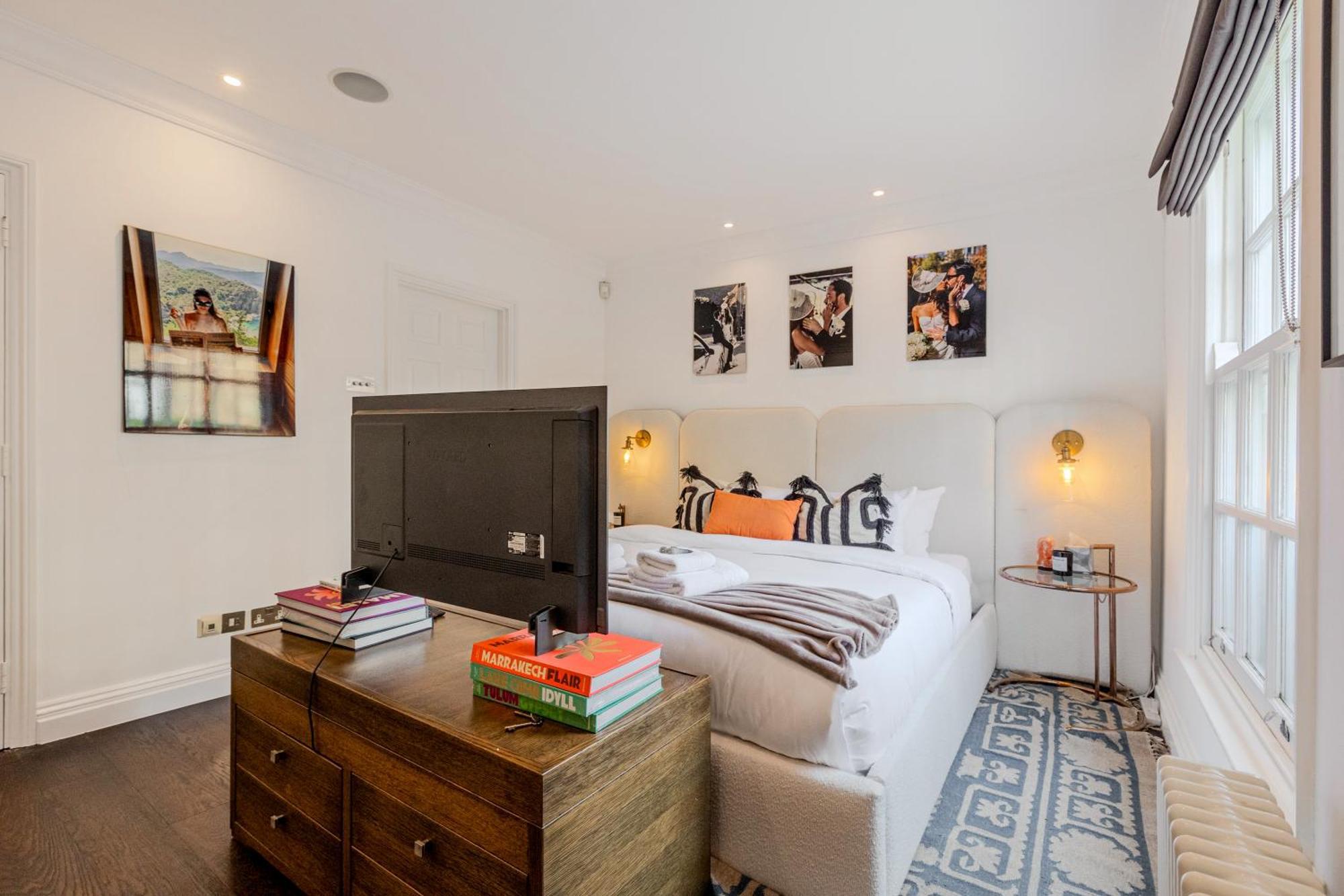 New 3lvl 3br With Garden, Prime Knightsbridge