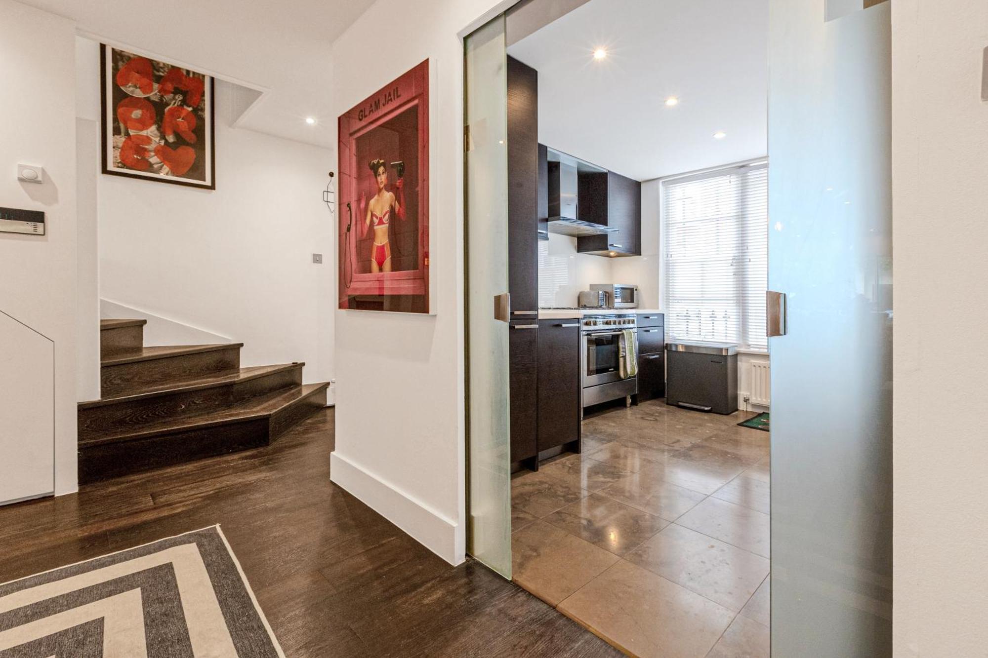 New 3lvl 3br With Garden, Prime Knightsbridge Apartment *