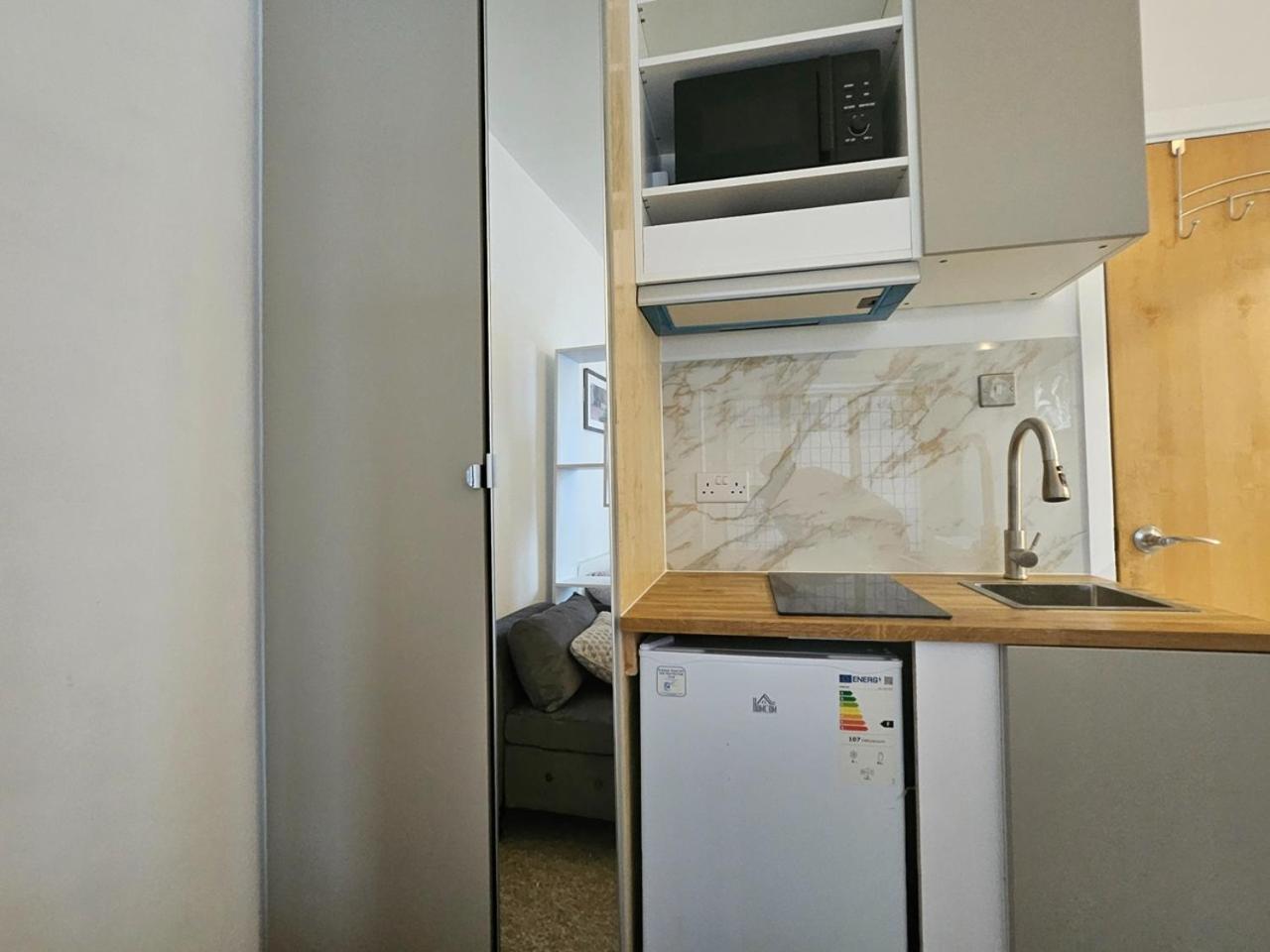 New Refurbished Flat - Canary Wharf * London