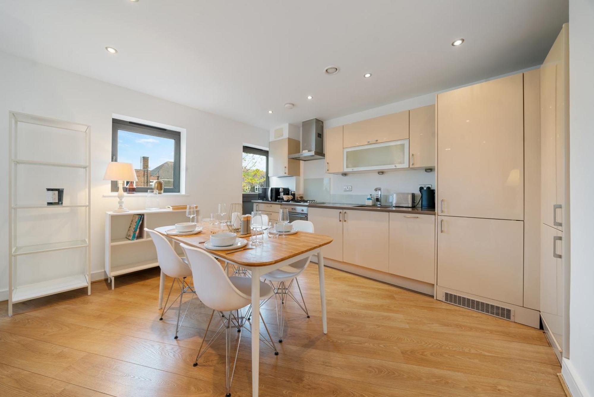 Charming Modern Flat In Battersea Apartment *