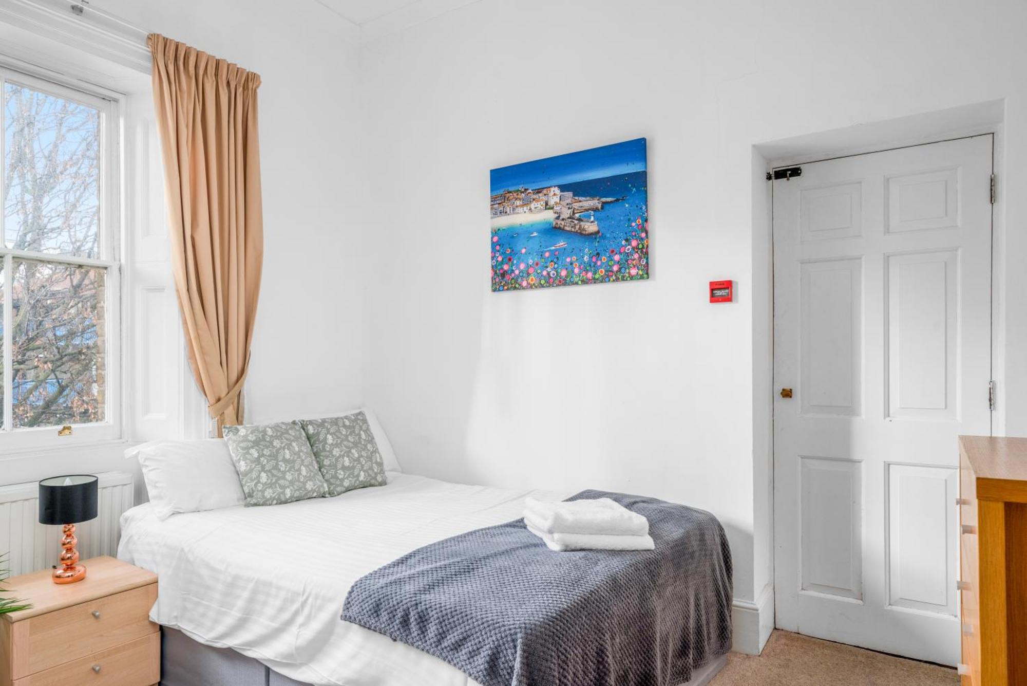 Apartment Spacious Canary Wharf Near 02 Arena, Excel Exhibition Centre, With Free Parking & Wifi London