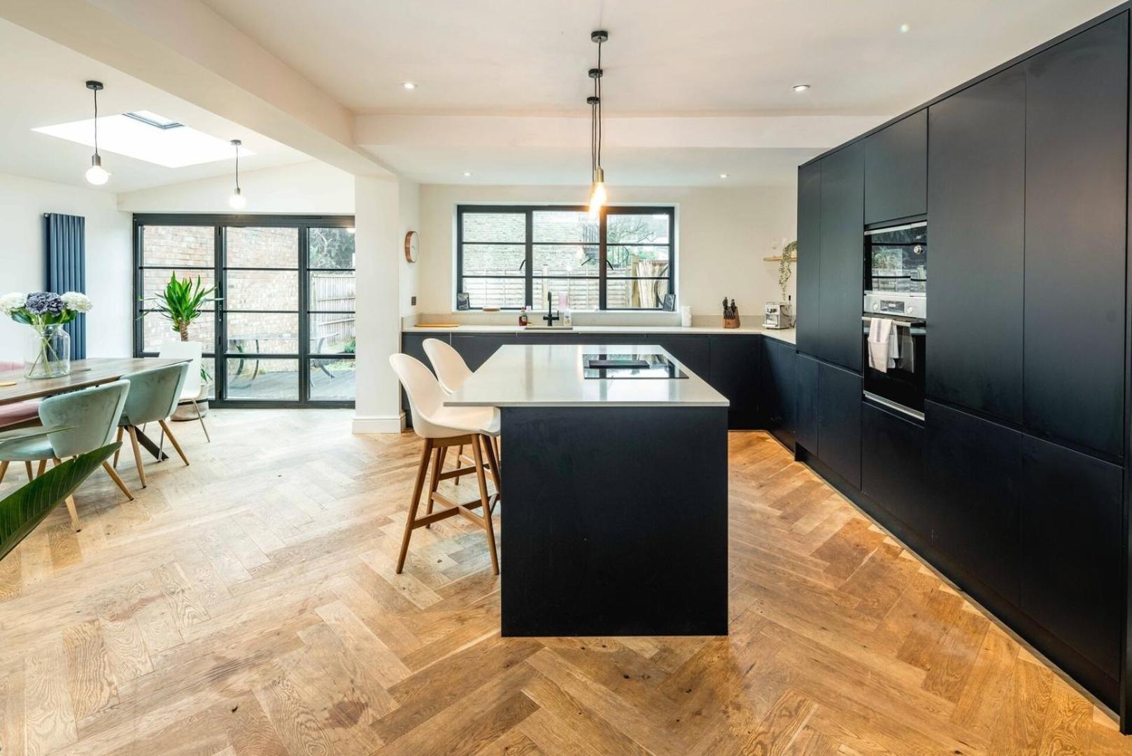 Stylish 3b Fulham Flat W/garden Near Thames & Tube Holiday home London