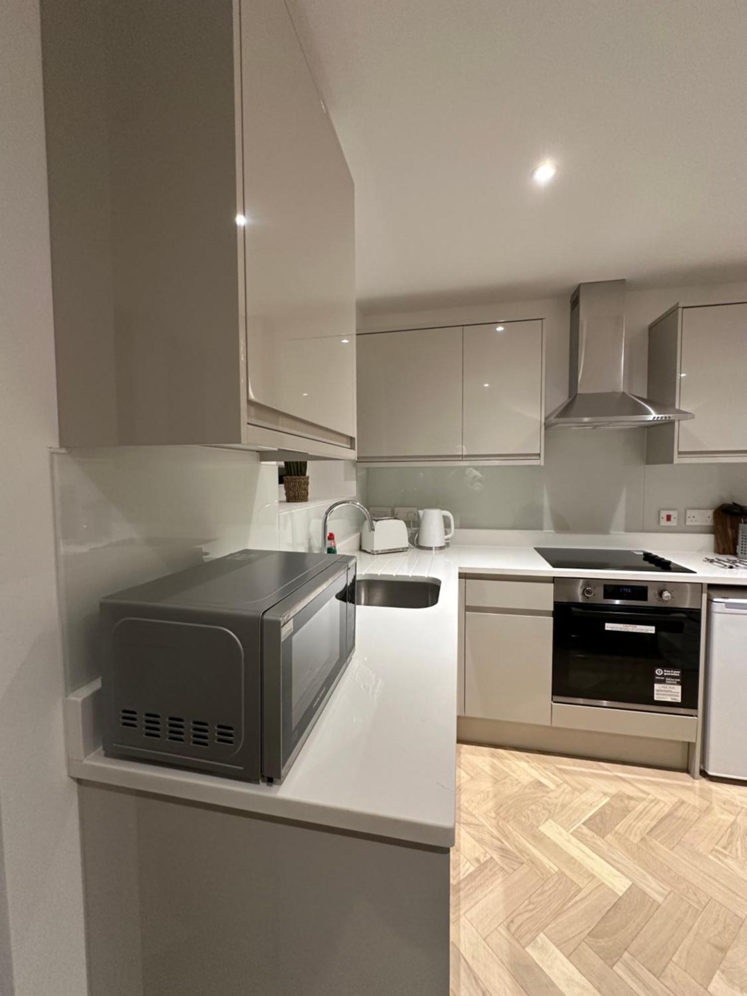 Apartment West One London