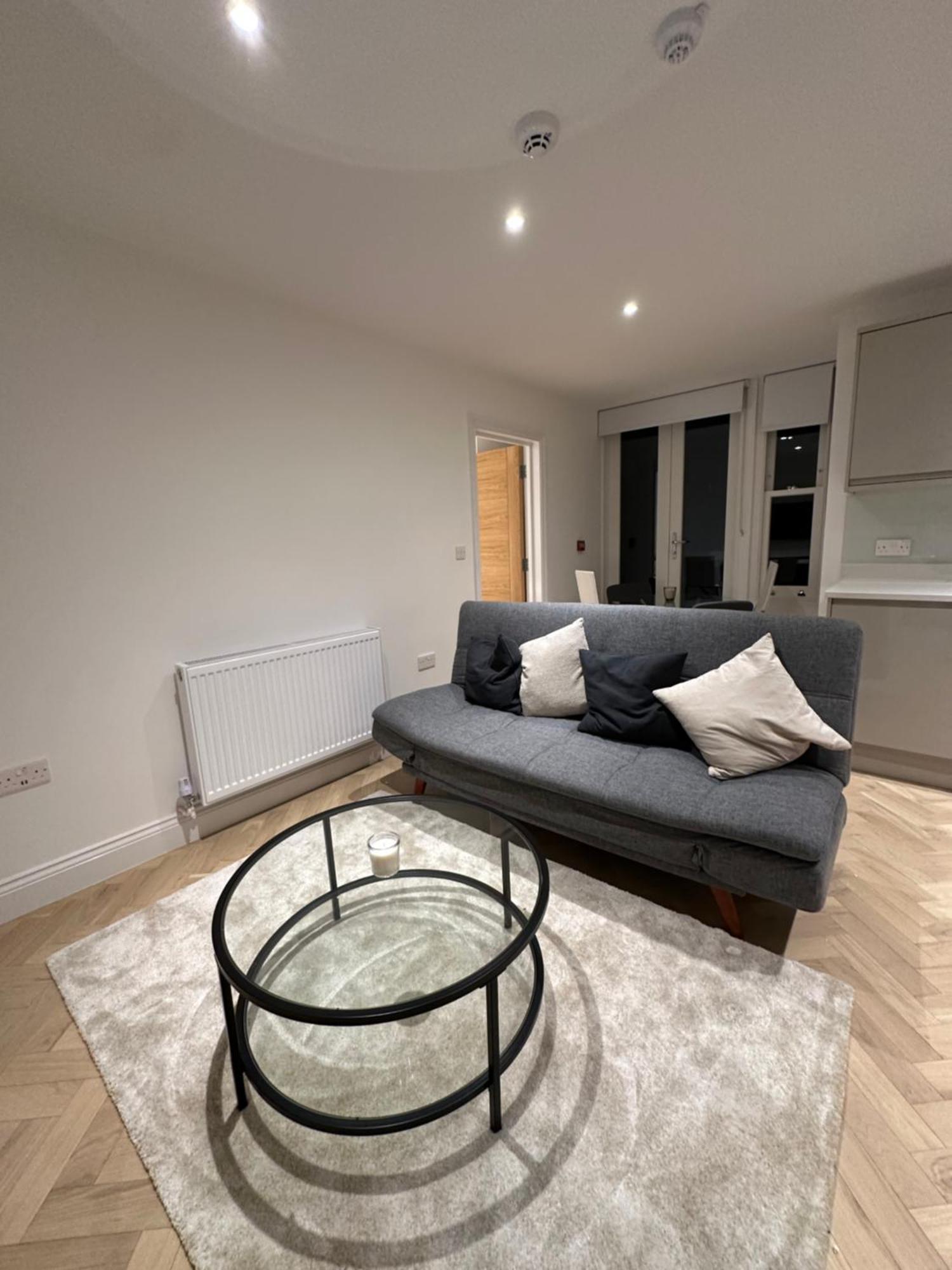 Apartment West One