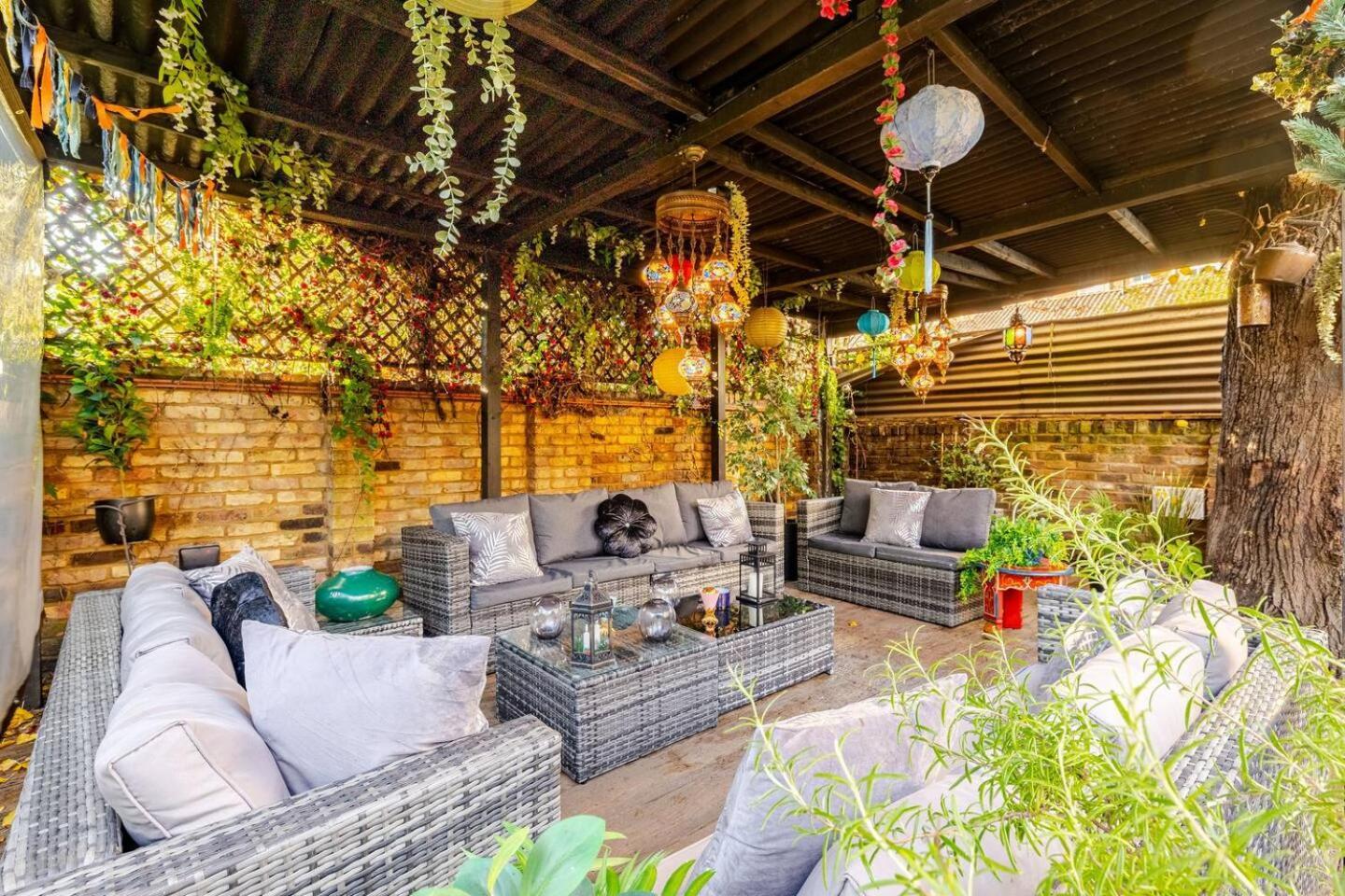 Canal And Garden Wifi * London