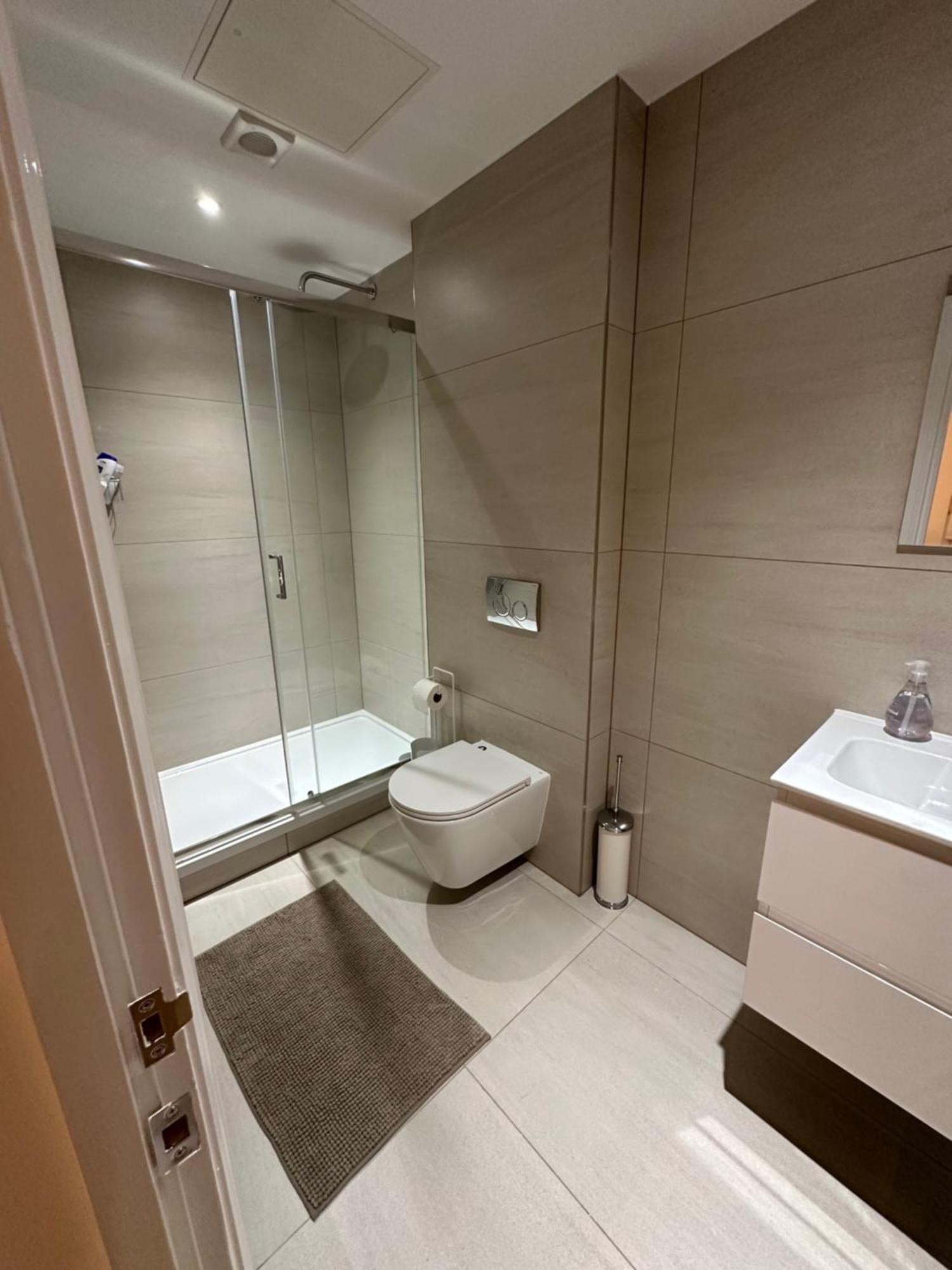 Apartment West One London