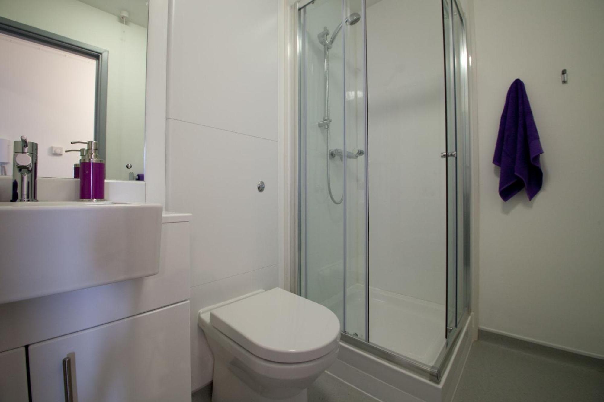 For Students Only Your Study Hub In With Stunning Amenities At Olib * London