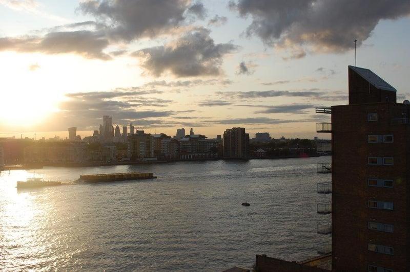New Refurbished Flat - Canary Wharf *