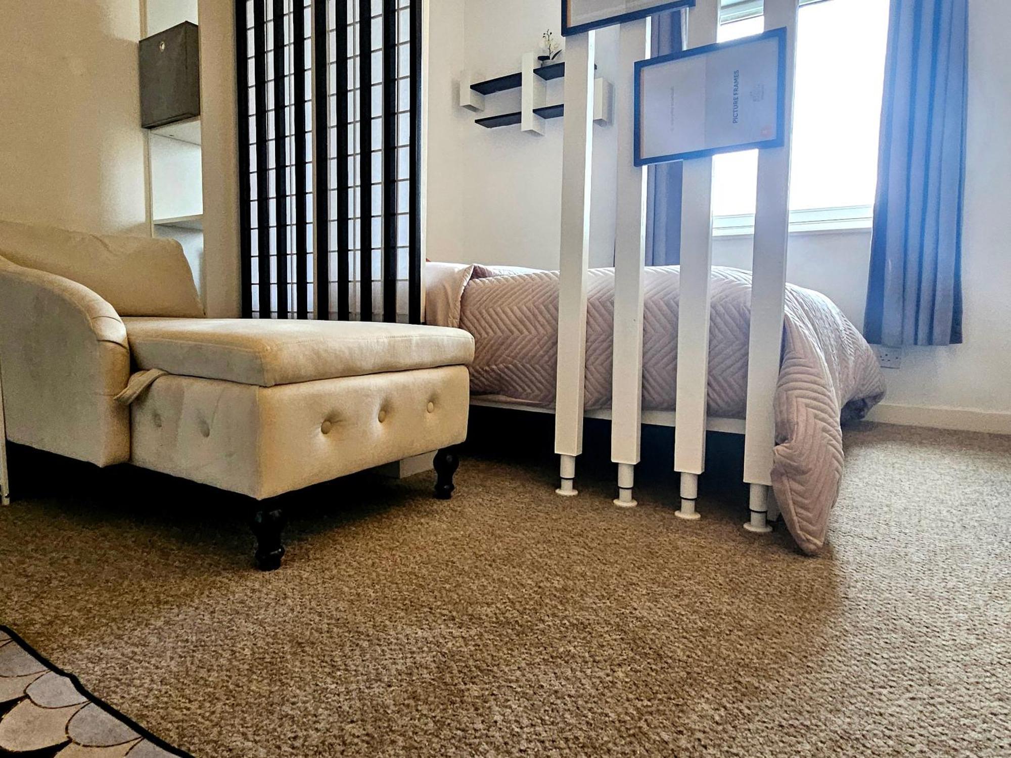New Refurbished Flat - Canary Wharf Apartment