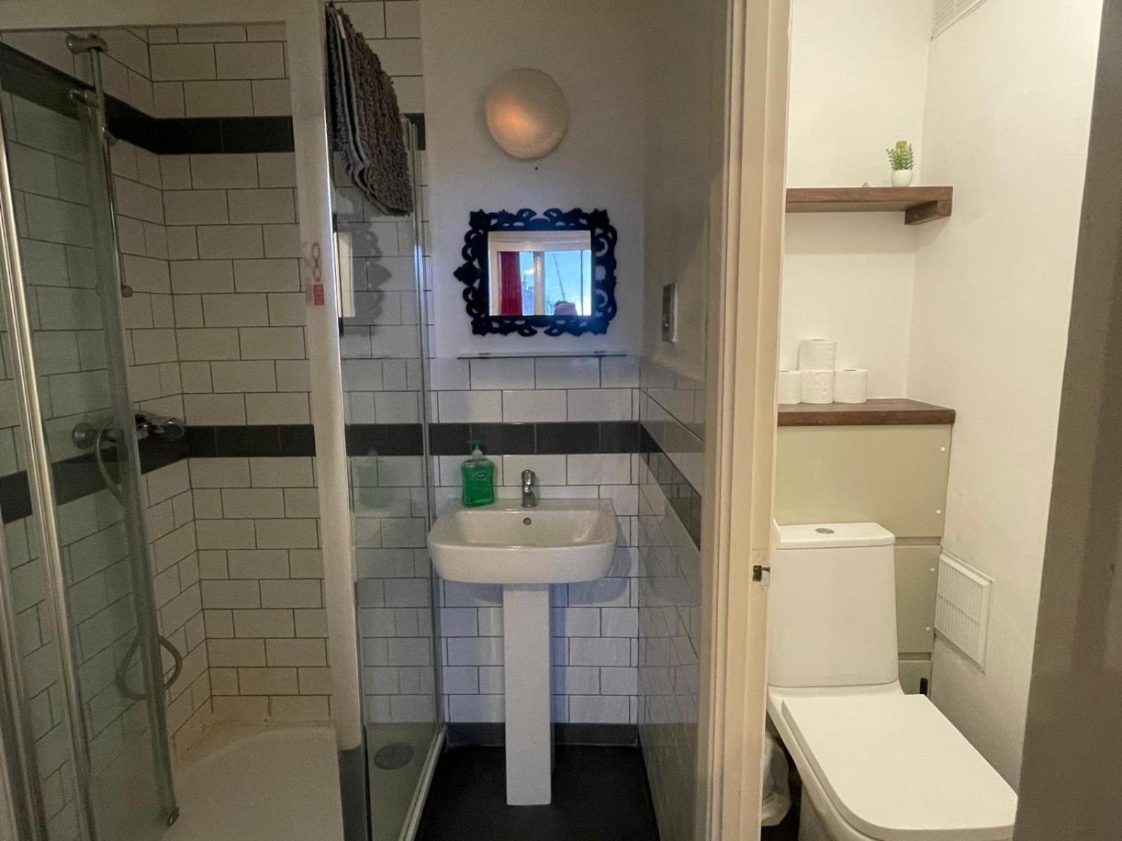 Apartment In - 13 *