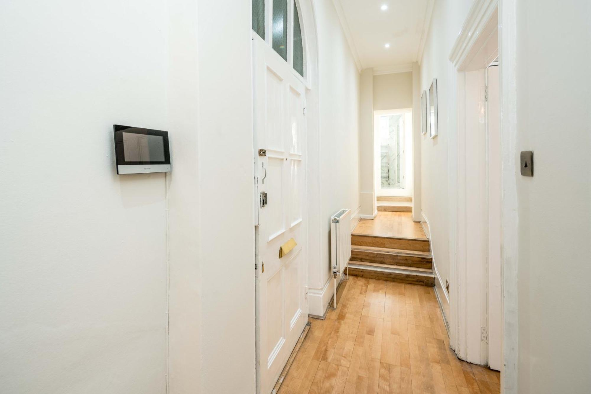 Kensington Muse Apartment