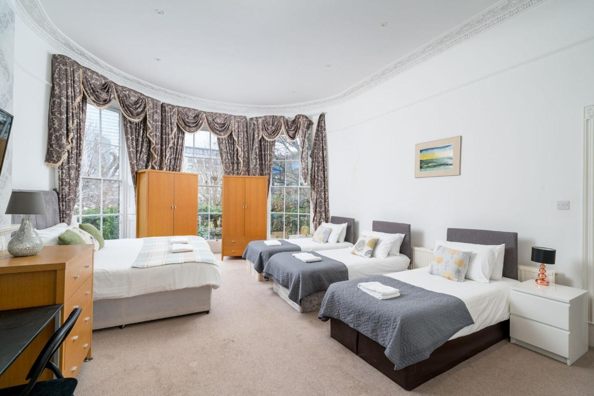 Royal By 02 Arena With Free Parking And Wi-fi Apartment