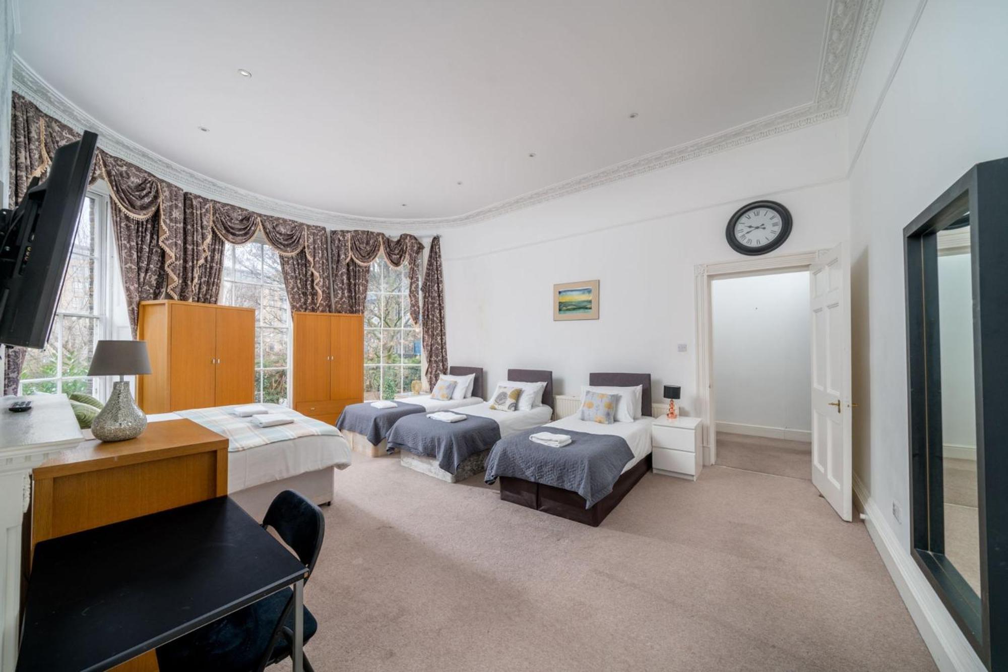 Royal By 02 Arena With Free Parking And Wi-fi