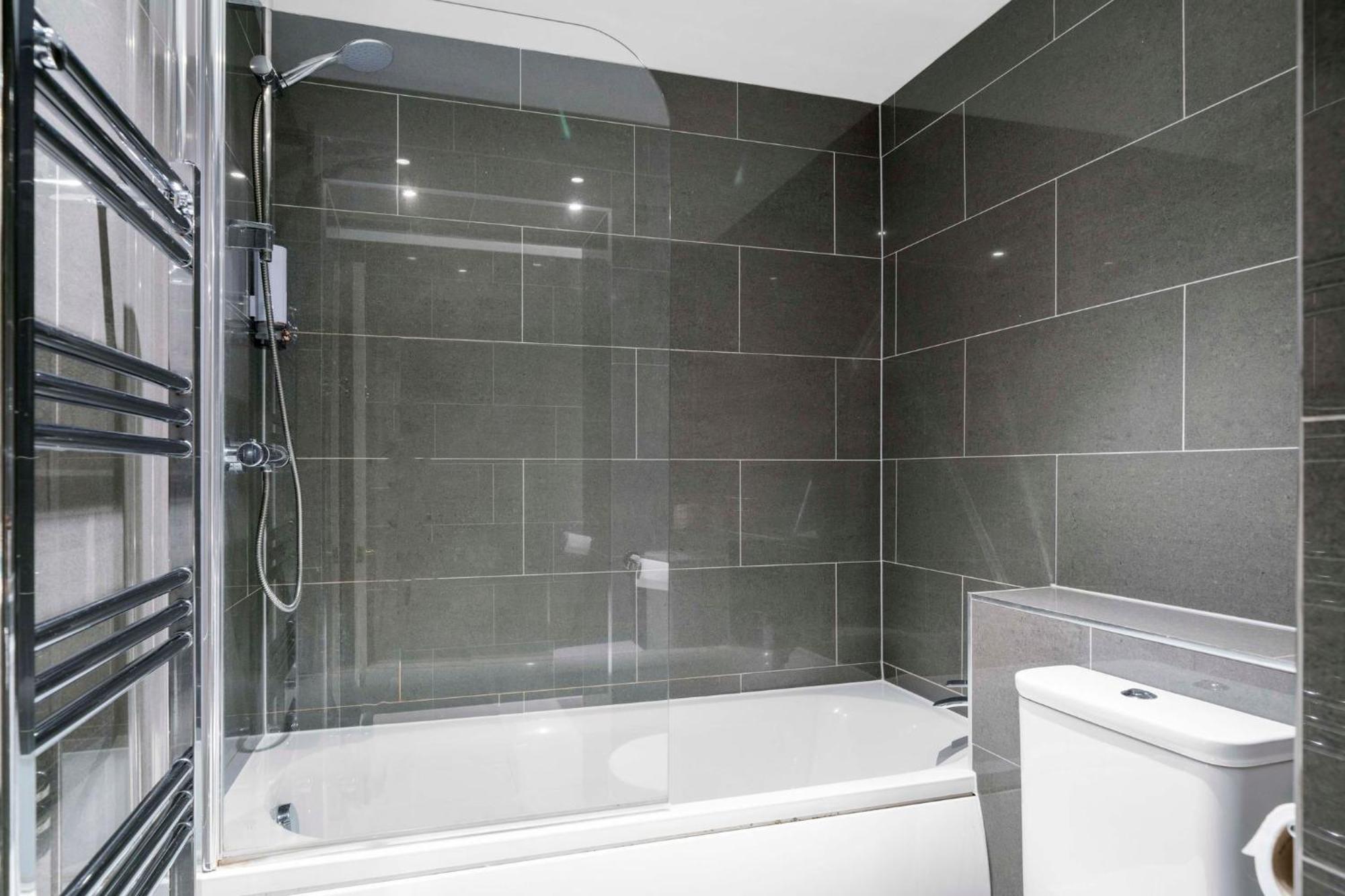 Boujee 2bed By Excel Exhibition Centre With Free Parking