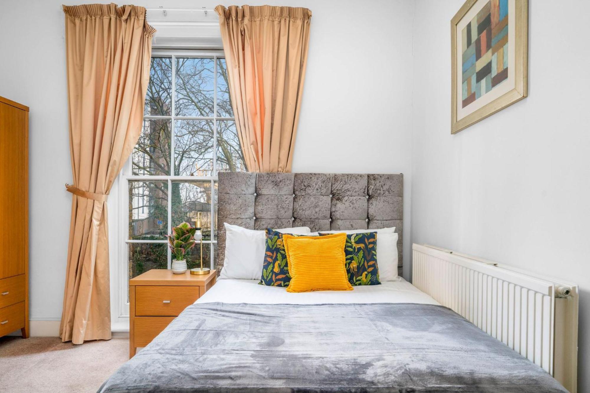 Elegant 2bed By 02 Arena, Airport With Fast Wi-fi And Parking Apartamento *