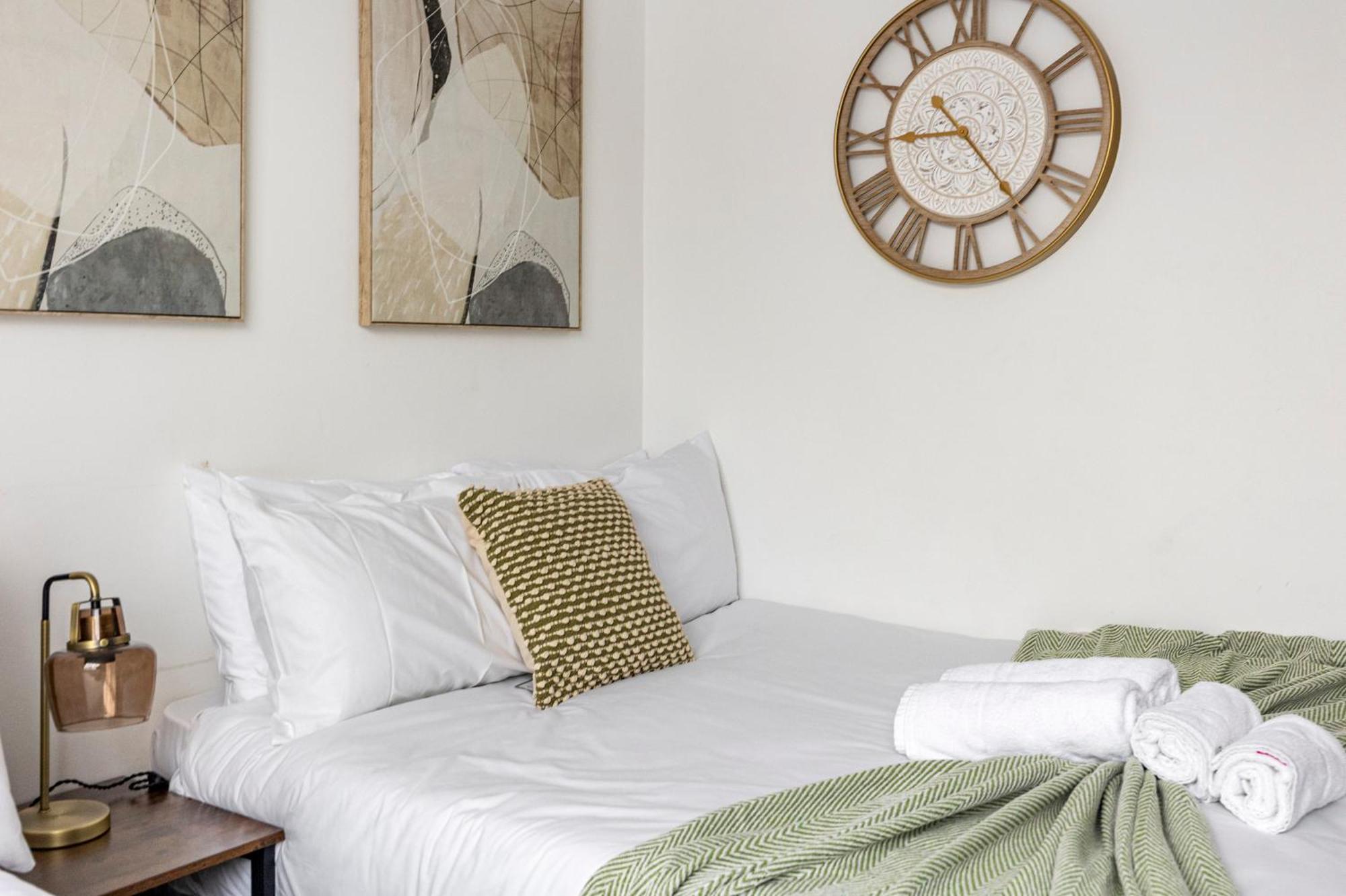 Modern Flat In Golders Apartment London