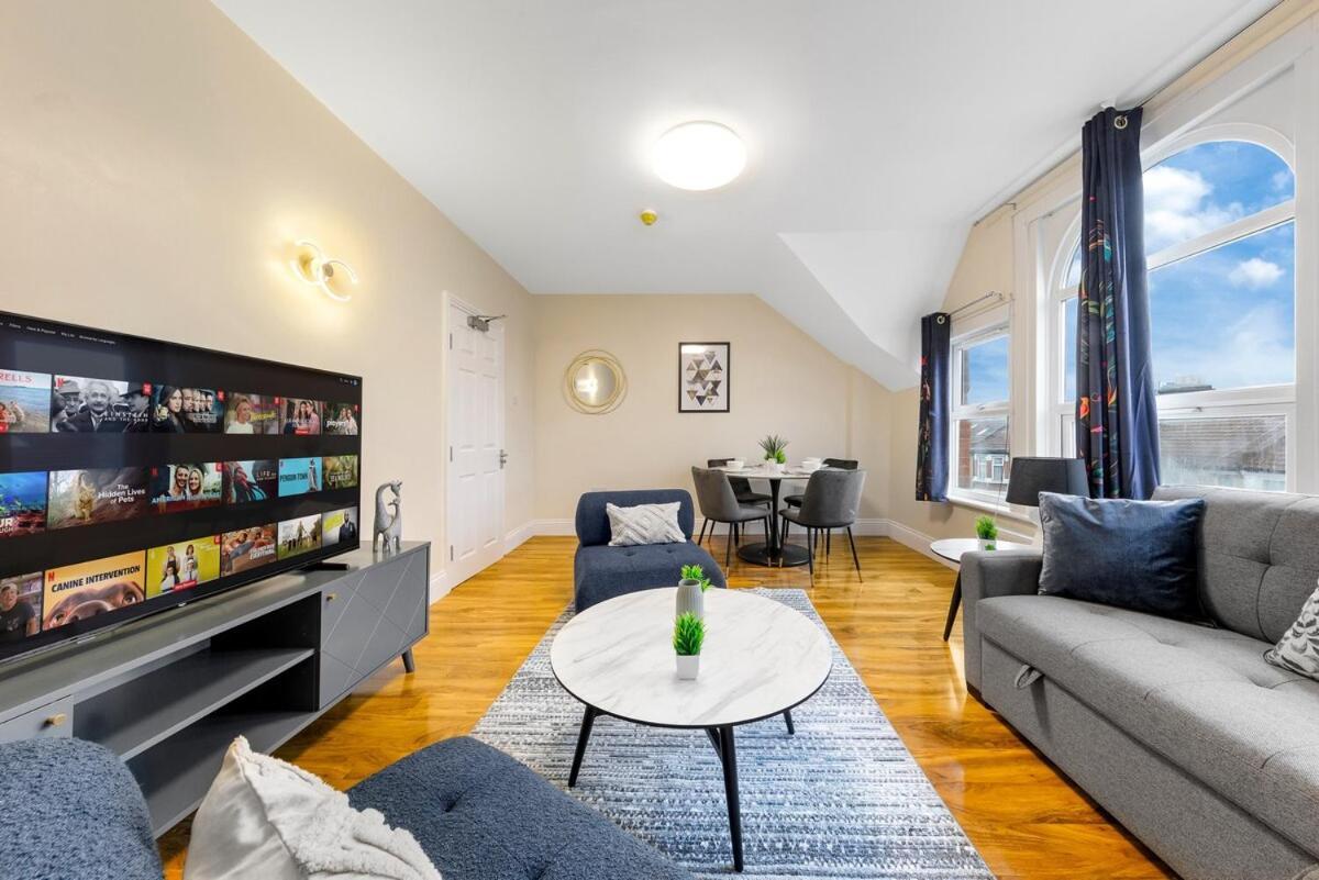 Holiday home Lovely 4-br In Leyton - Sleeps 14, Near Tube *