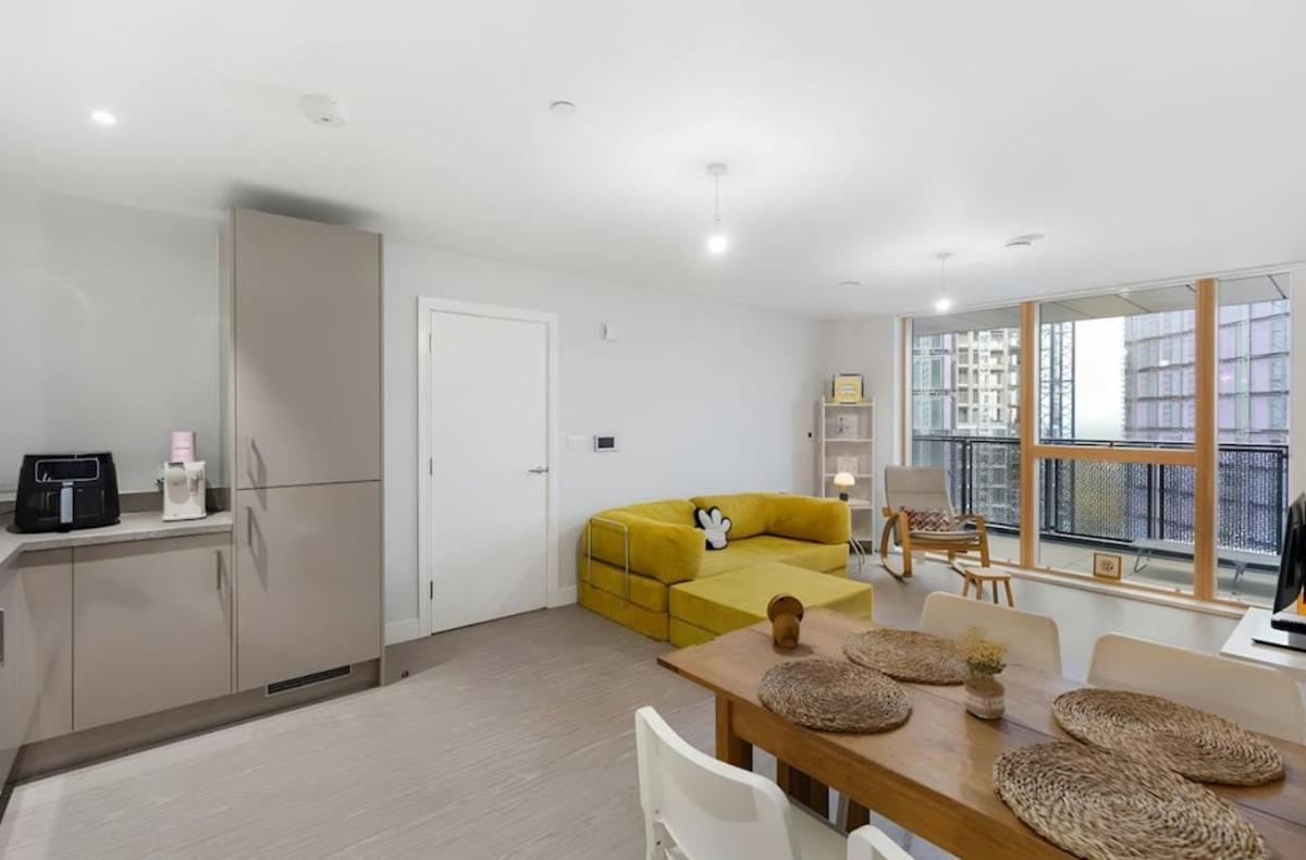 Near Wembley With Beautiful Views * London