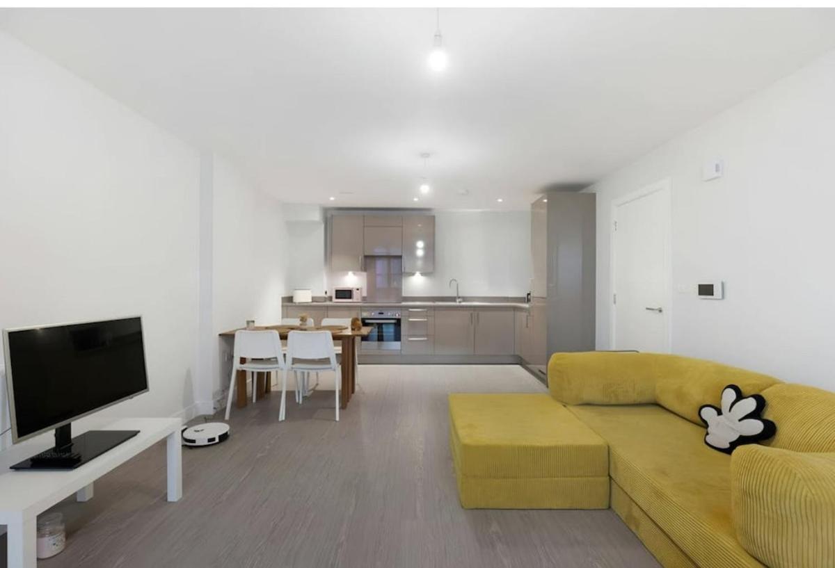 Apartment Near Wembley With Beautiful Views London