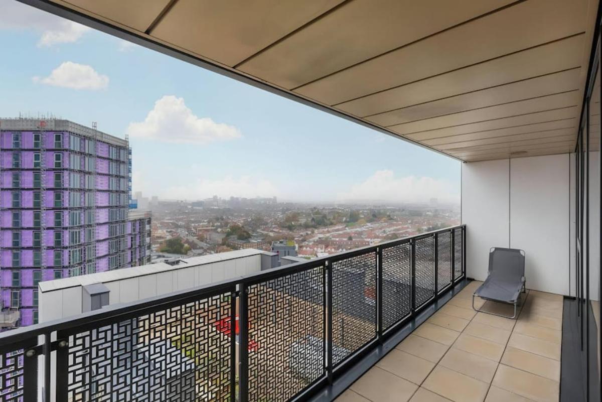 Apartment Near Wembley With Beautiful Views *