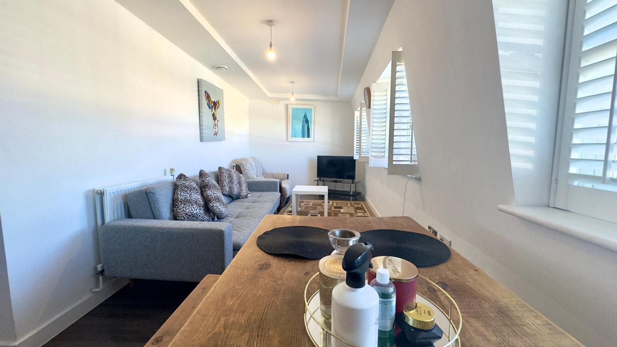 Marble Arch By Aljoori Apartment *