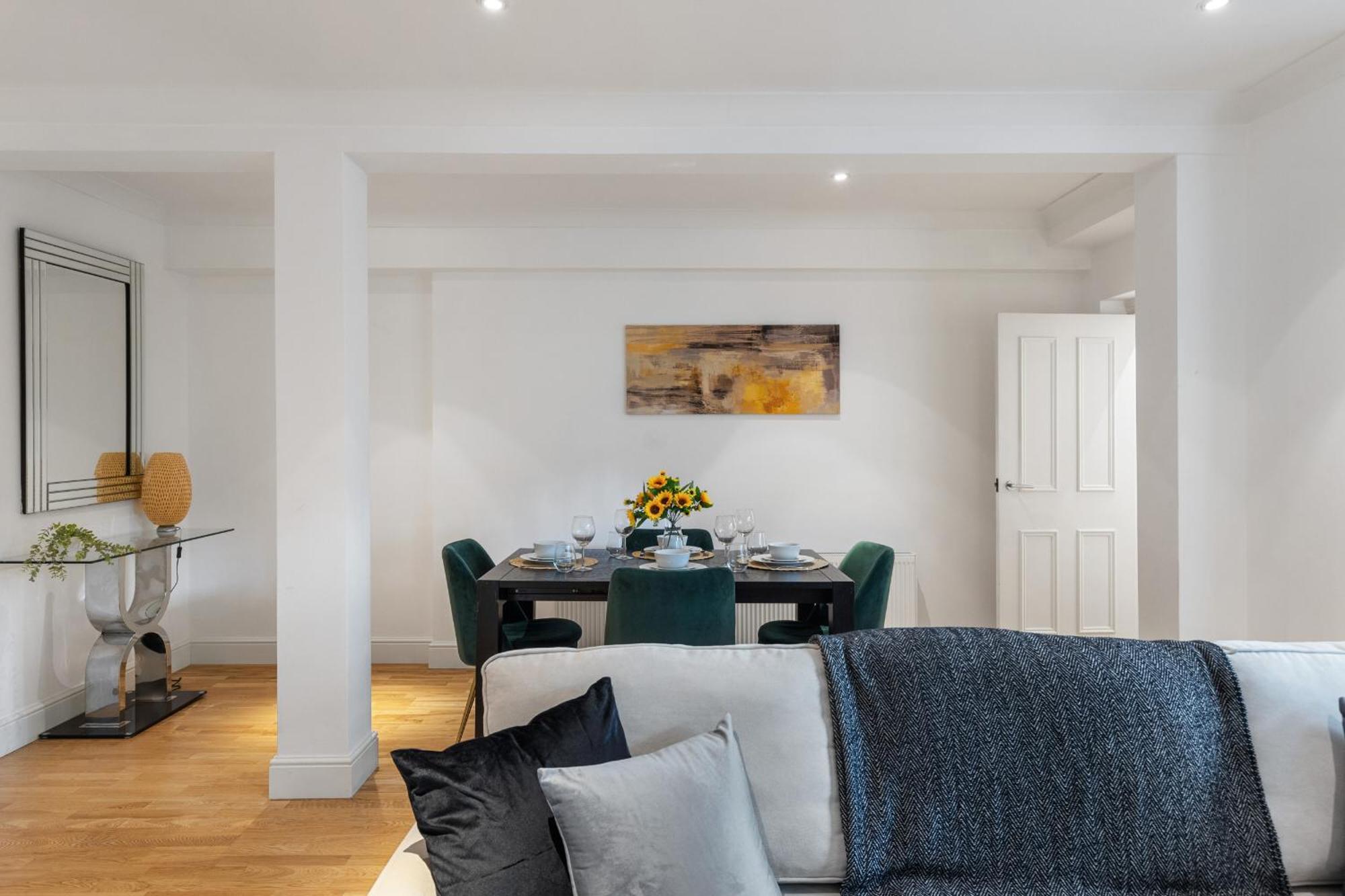 Heavenly Stays, Knightsbridge, Elegant 2-bd Escape *